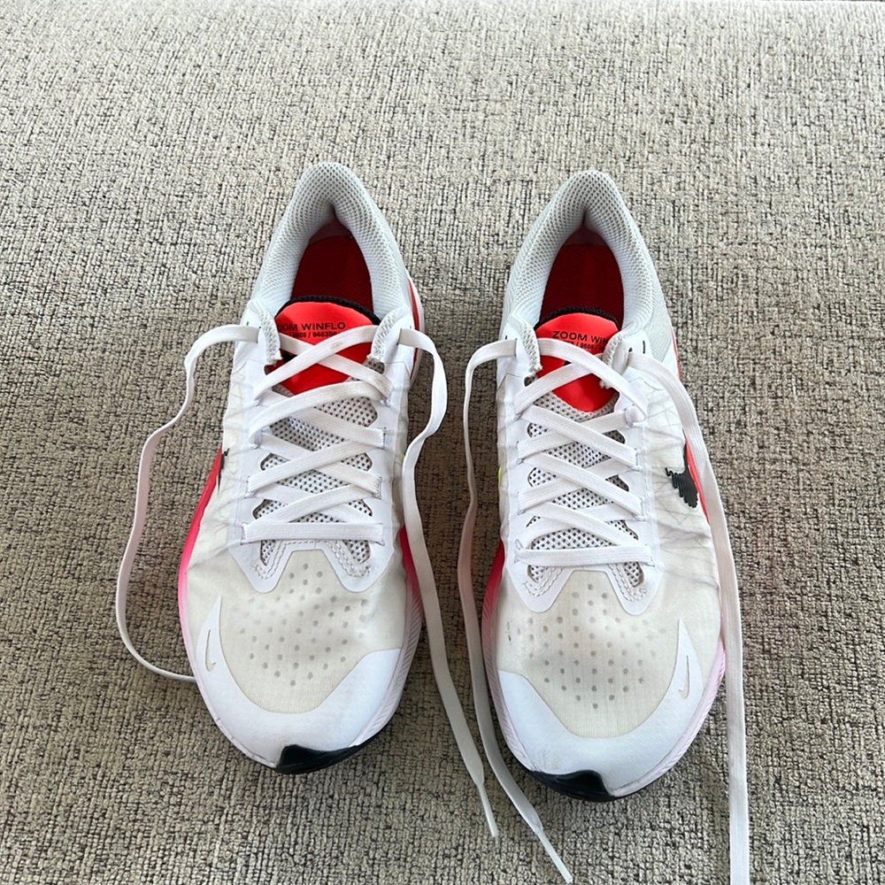 Nike sneakers. Zoom Winflo